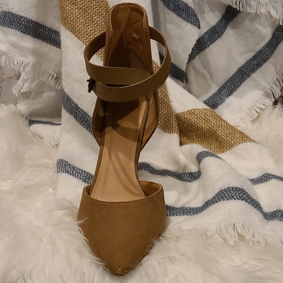 D shoes - Picture 6 of 12